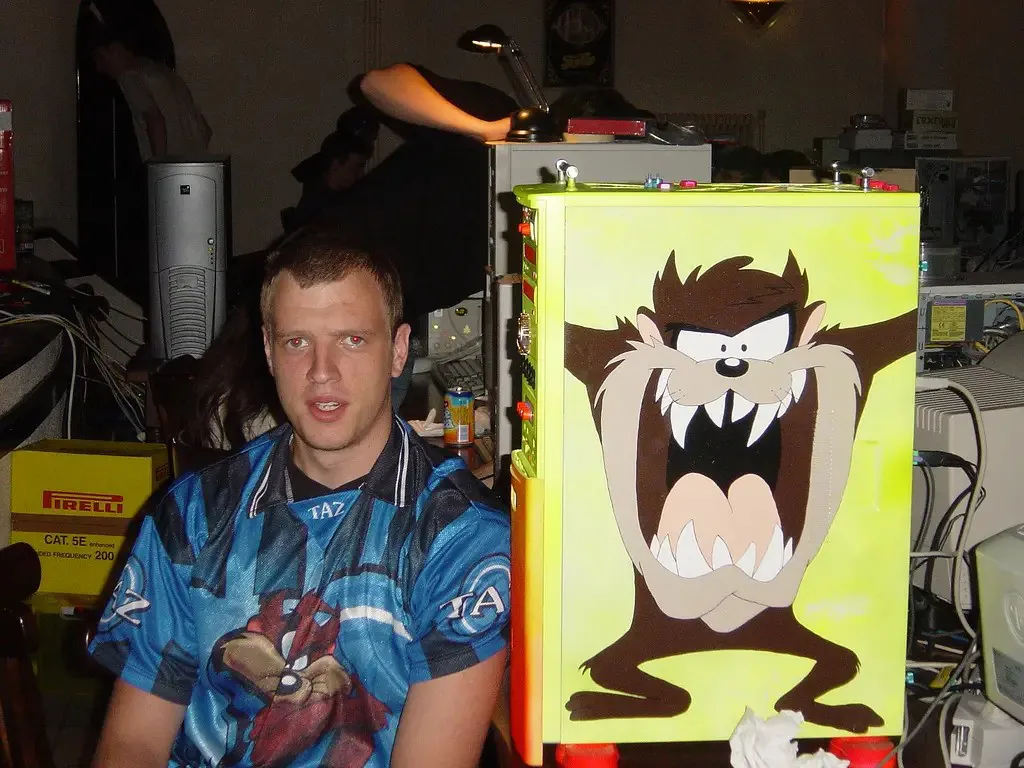 LAN party multiplayer gaming classic photo