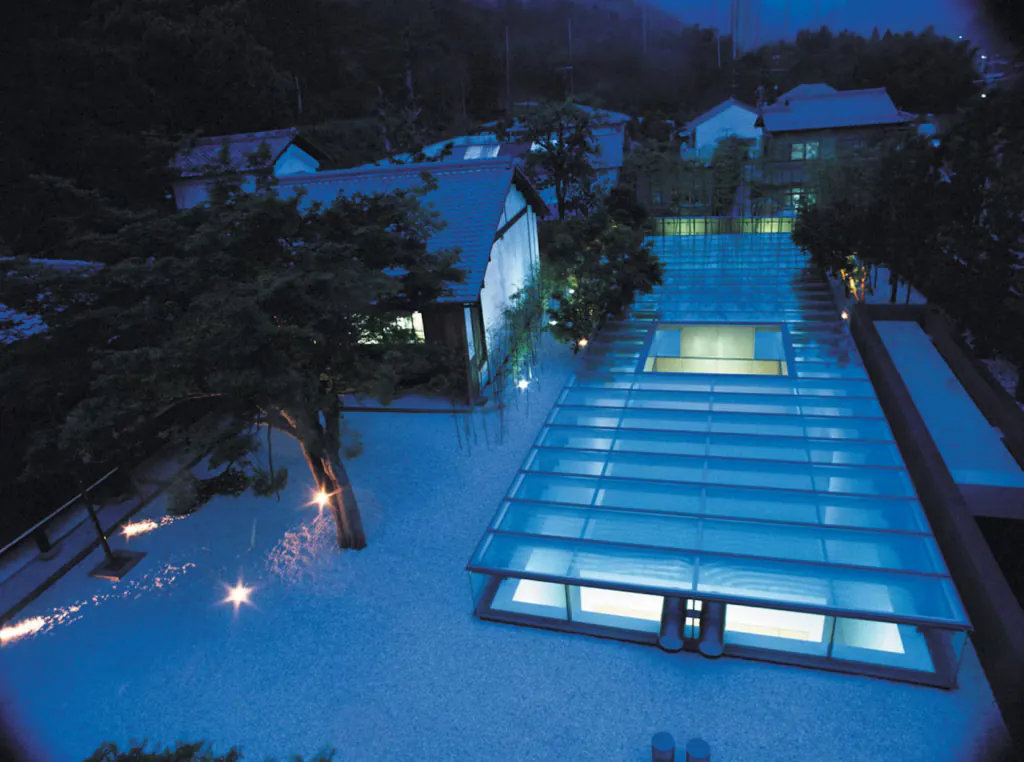 Kyoto Glass Temple designed by Takashi Yamaguchi